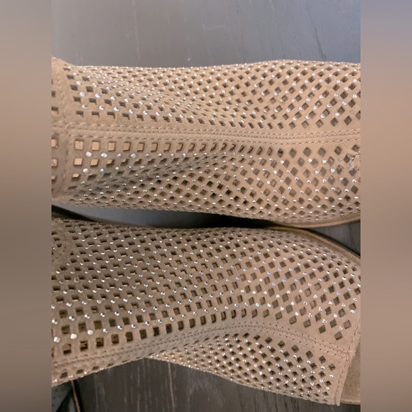 Vince Camuto open toe bootie - Picture 7 of 7